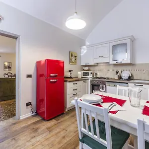 Maurizio House - Near The Train Station Apartment Venice